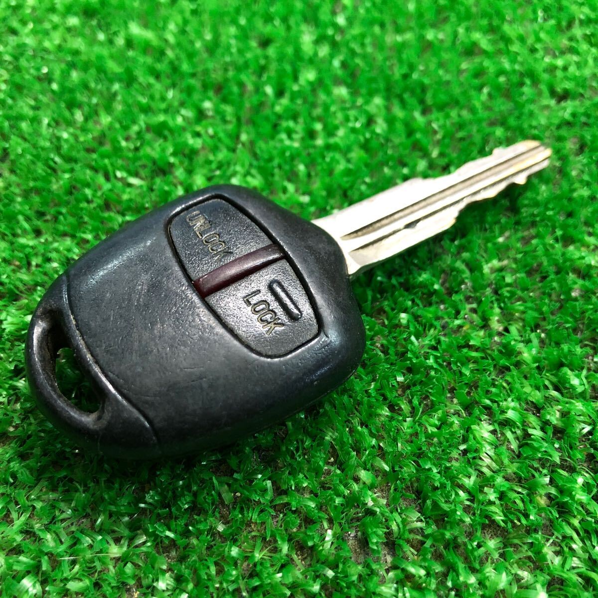 三菱　純正　キーレス　リモコン　鍵　 2ボタン　刻印B 動作確認(rèn)済　赤ランプ　トッポ　ekワゴン等 AM937