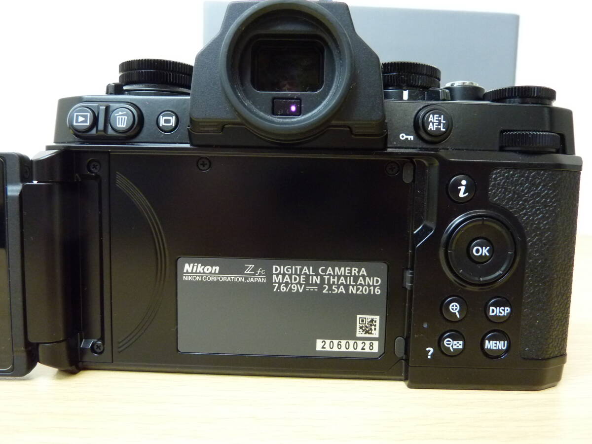 シャッター回数384回】 Nikon ニコン Z fc ボディ + NIKKOR Z 28 シャッター回数384回】 Nikon ニコン Z fc ボディ + NIKKOR Z 28