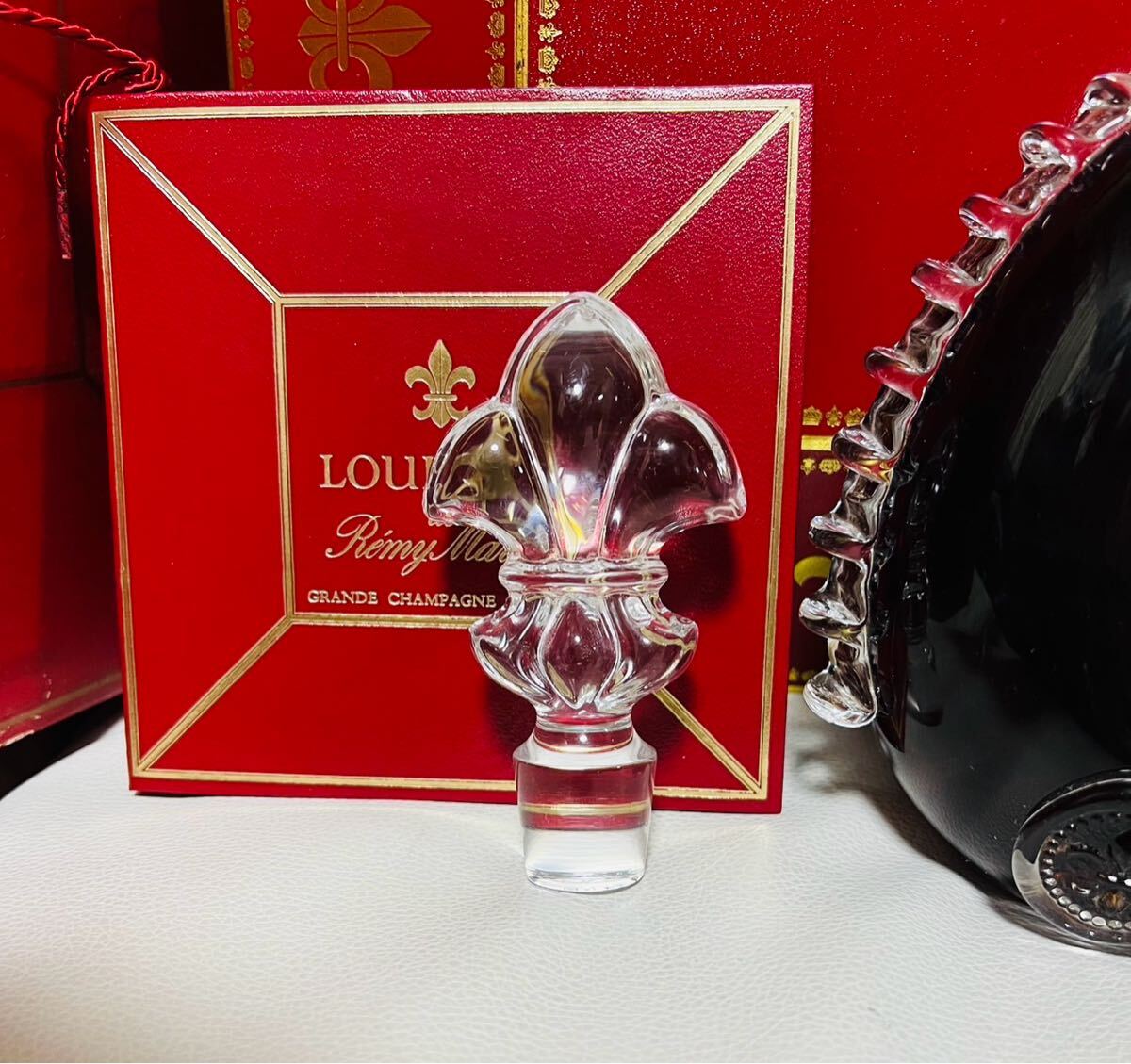 REMY MARTIN レミーマルタンルイ13世 旧タイプ 金キャップ REMY MARTIN レミーマルタンルイ13世 旧タイプ 金キャップ
