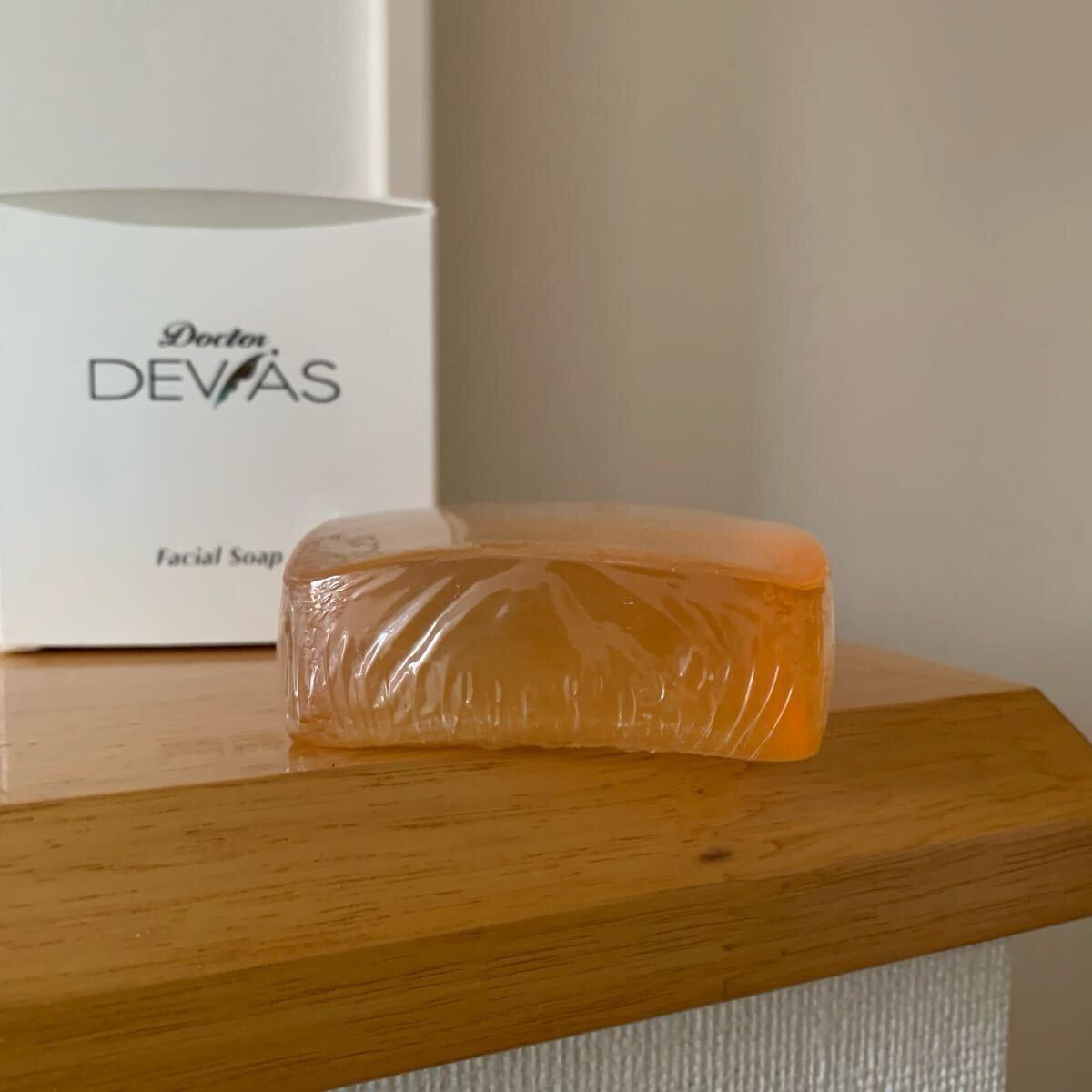 6【新品】天然成分配合《DR DEVIAS》高級フェイシャルソープ100g 洗顔料　洗顔石鹸　ドクターデヴィアス 美容 美肌 スキンケア