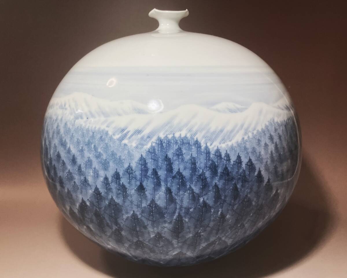 ☆うぶ出し//有田焼 名工 日展作家『藤井朱明 造』早春 染付風景 ☆うぶ出し//有田焼 名工 日展作家『藤井朱明 造』早春 染付風景