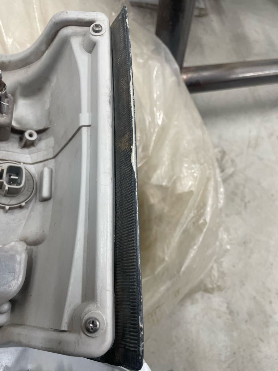 LED передняя фара левый и правый в комплекте Toyota Hiace KOITO оригинальный