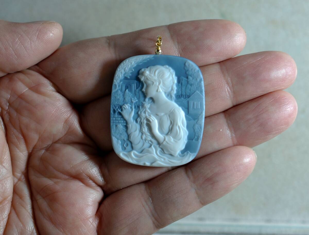 100～K18繊細な描写彫り美しい!メノウカメオ44.83ct40.2×34.1