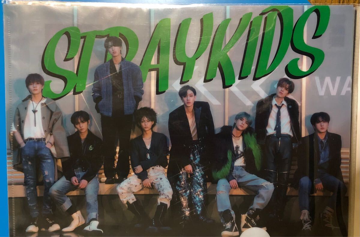 Stray Kids прозрачный файл As tray Kids s царапина Stray Kids прозрачный файл As tray Kids s царапина