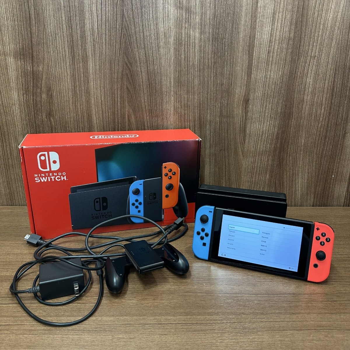 見☆1円〜通電のみ確認 任天堂 NINTENDO SWITCH HAC-001 見☆1円〜通電のみ確認 任天堂 NINTENDO SWITCH HAC-001