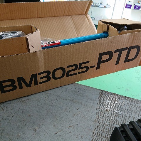 【和歌山市店頭引取限定】【未使用品】【未使用品】　SHINDAIWA　新ダイワ　RM3025　BM3025-PTD　　刈払機(jī)