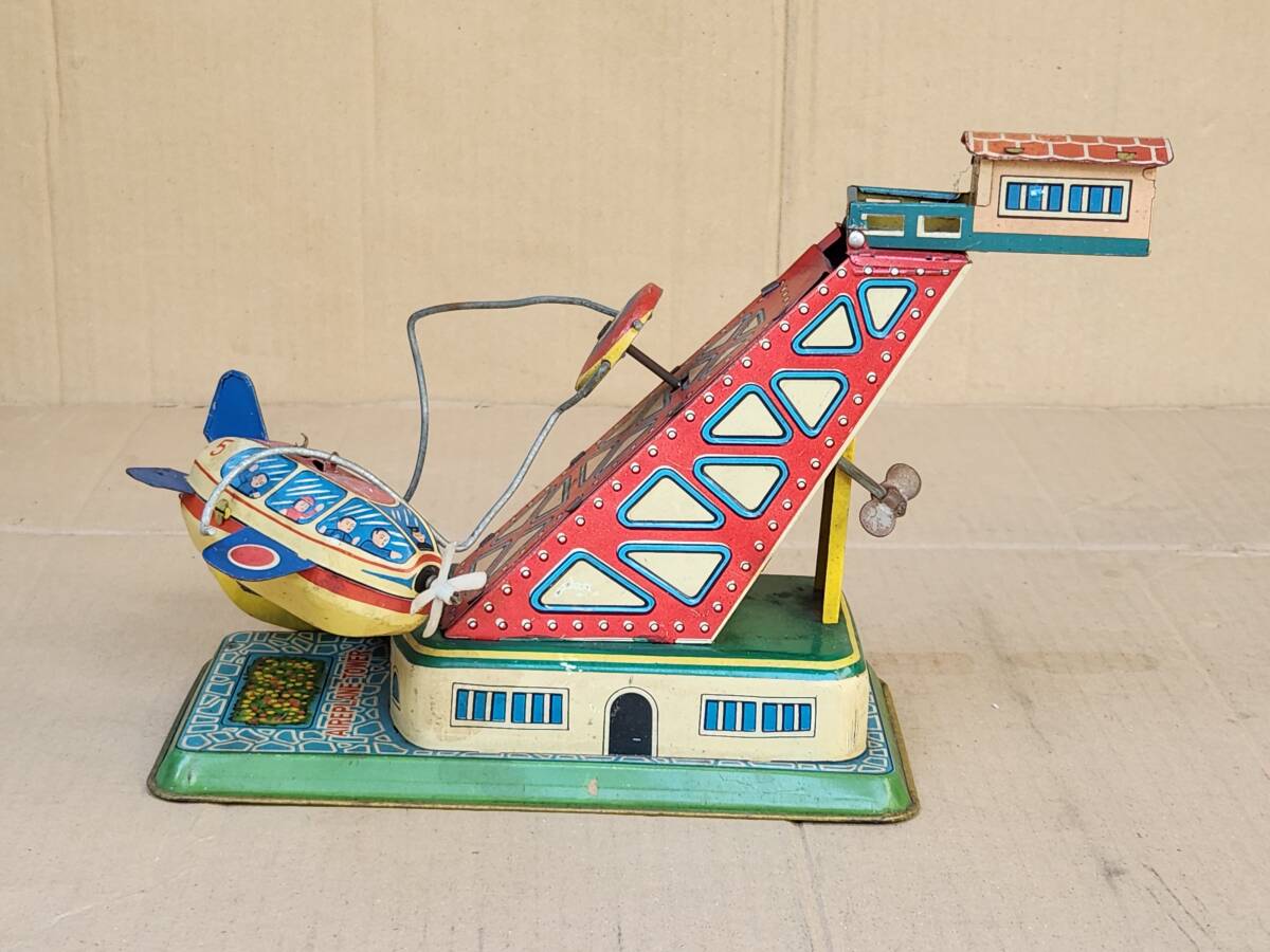 82 昭和レトロ 米澤玩具 AIREPLANE TOWER ブリキおもちゃ 82 昭和レトロ 米澤玩具 AIREPLANE TOWER ブリキおもちゃ