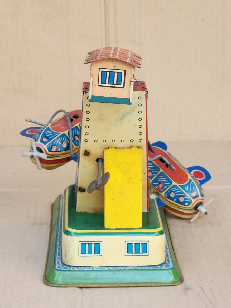 82 昭和レトロ 米澤玩具 AIREPLANE TOWER ブリキおもちゃ 82 昭和レトロ 米澤玩具 AIREPLANE TOWER ブリキおもちゃ
