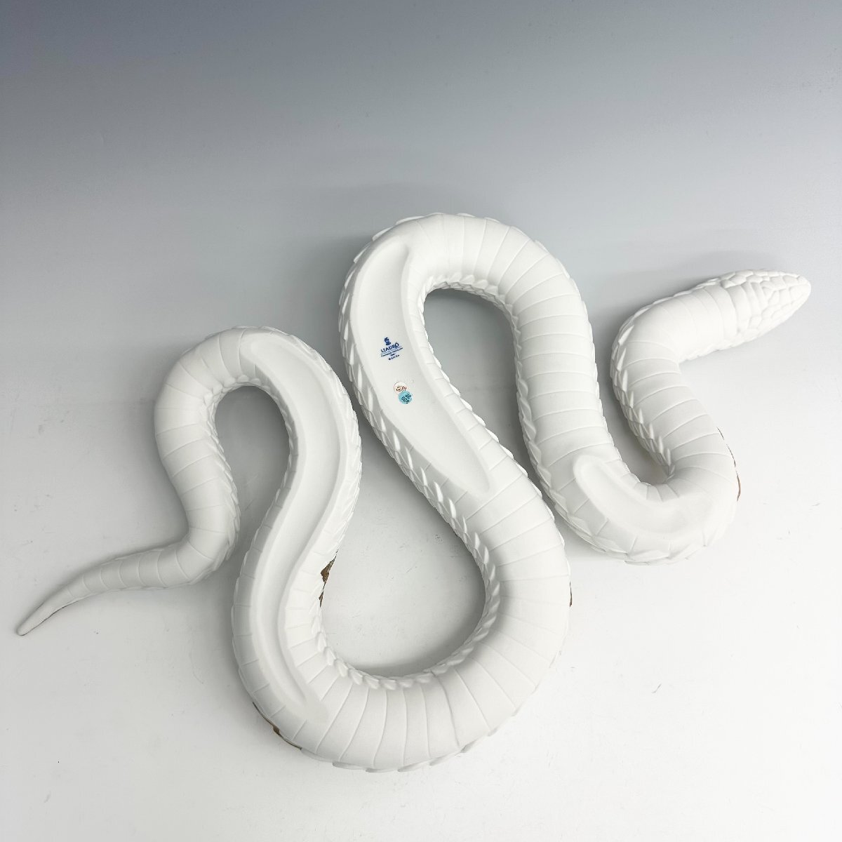 N リヤドロ LLADRO 大型 ヘビ Snake フィギュリン 置物 幅約62.0 N リヤドロ LLADRO 大型 ヘビ Snake フィギュリン 置物 幅約62.0