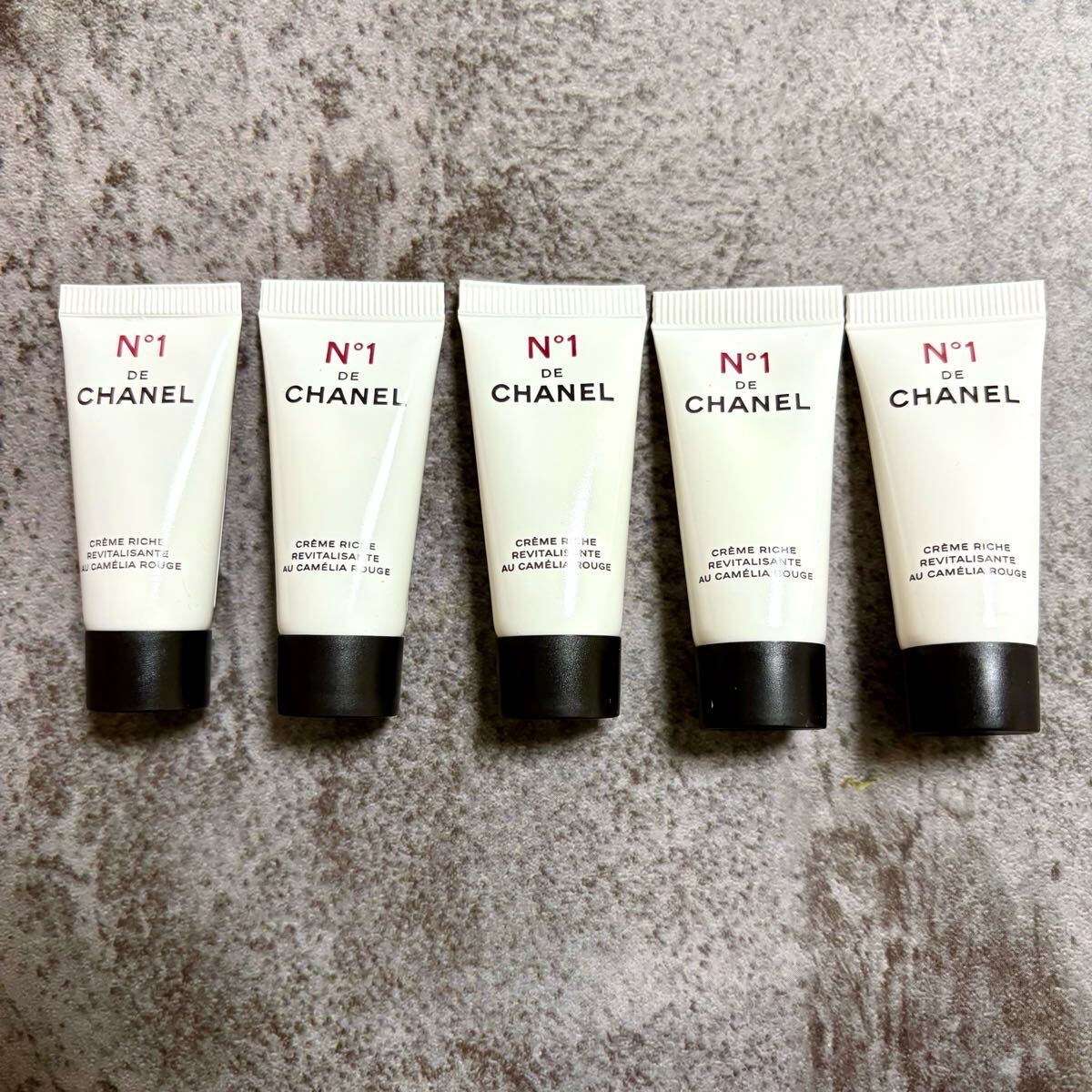 CHANEL リッチクリーム n°1ドゥシャネル 5ml × 5個 (サンプル CHANEL リッチクリーム n°1ドゥシャネル 5ml × 5個 (サンプル