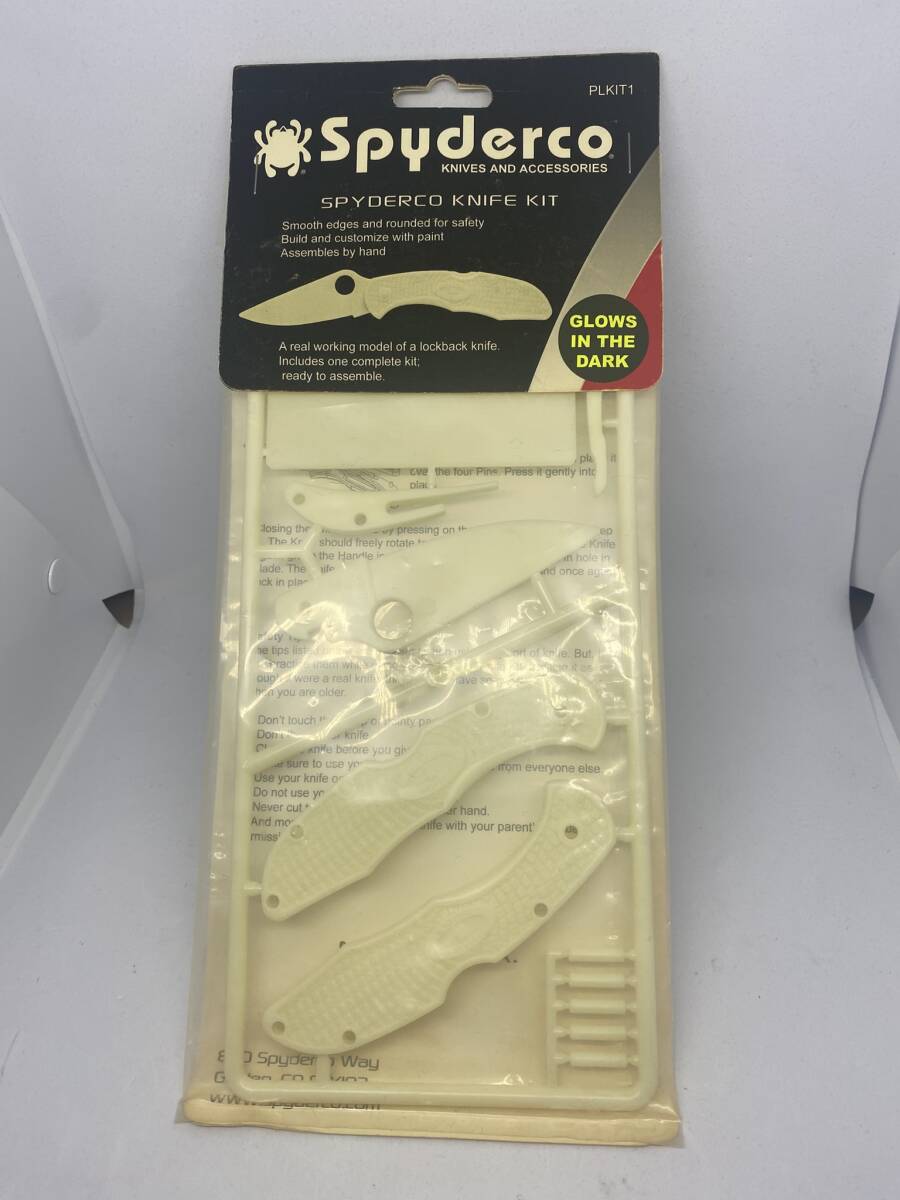 Spyderco Delica 4 Plastic Knife Kit - Glow-in-the-Dark - PLKIT1 スパイダルコ デリカ ４ プラスチック ナイフ キット_画像1