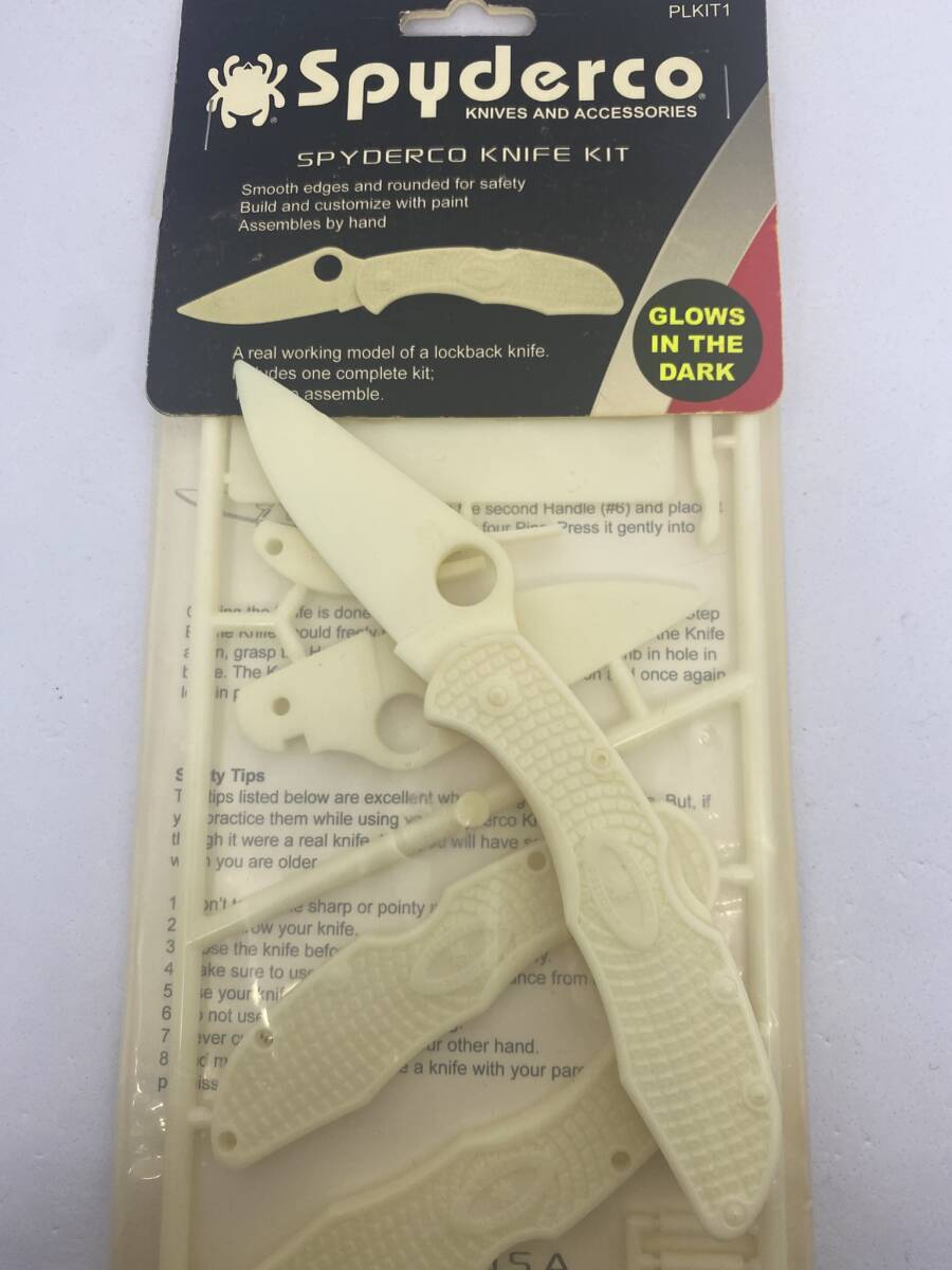 Spyderco Delica 4 Plastic Knife Kit - Glow-in-the-Dark - PLKIT1 スパイダルコ デリカ ４ プラスチック ナイフ キット_画像4