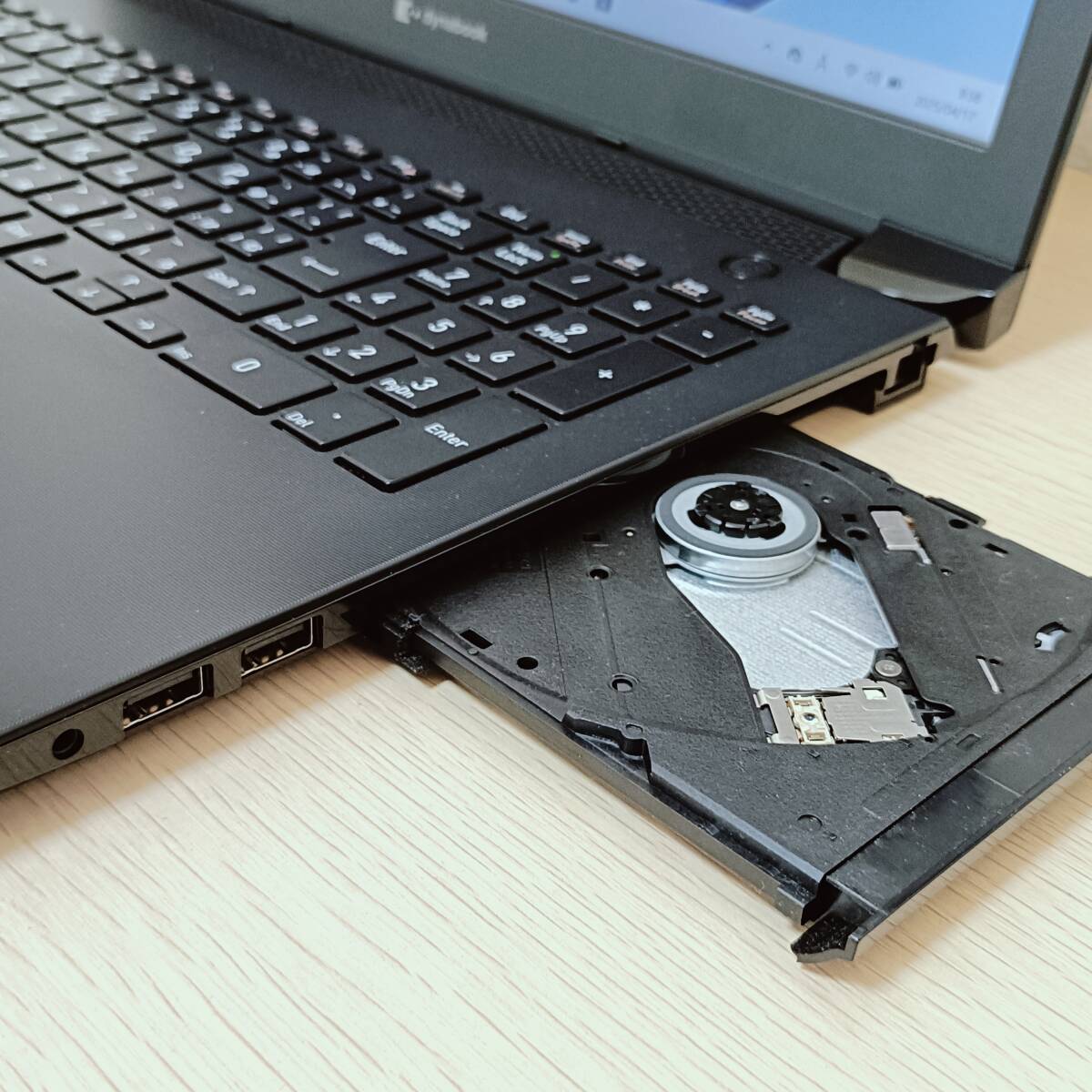美品 2021年製 第10世代 i5-10210U メモリ32GB 新品M.2 SSD1TB 美品 2021年製 第10世代 i5-10210U メモリ32GB 新品M.2 SSD1TB