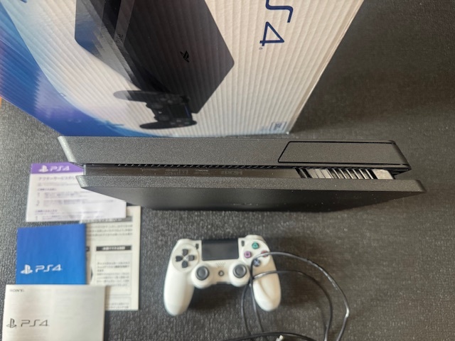PS4 500GB CUH-2000中古(本体+コントローラー)初期化済み PS4 500GB CUH-2000中古(本体+コントローラー)初期化済み