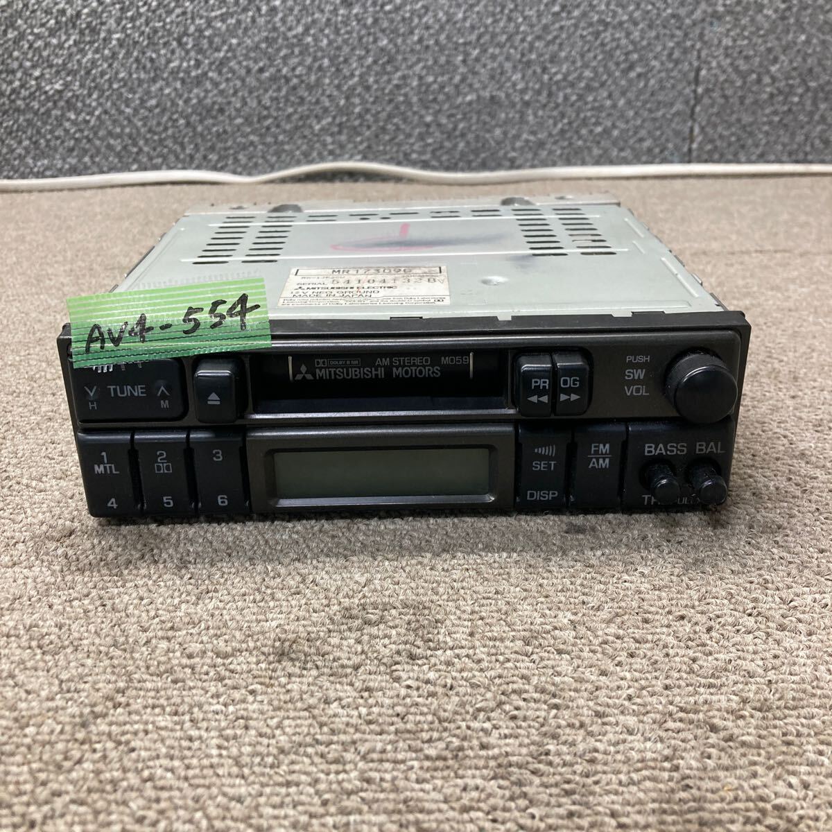 AV4-554 激安 カーステレオ MITSUBISHI MR173090 34M0059 54104132B カセットデッキ FM/AM オーディオ 通電未確認(rèn) ジャンク