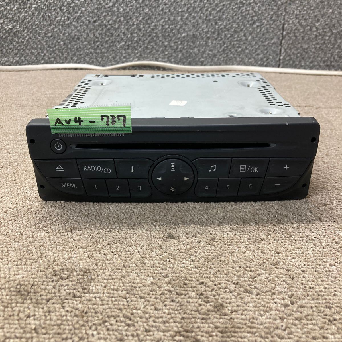 AV4-737 супер-скидка машина стерео Renault Kangoo CD плеер RENAULT 2811 500 49R CD электризация не проверка Junk 