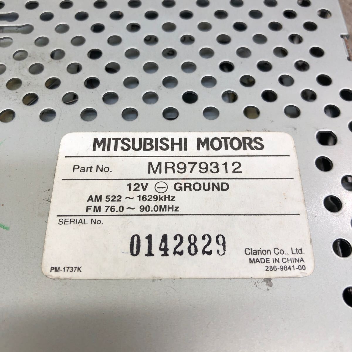 AV4-822 激安 カーステレオ MITSUBISHI ADDZEST MR979312 PM-1737K 0142829 カセットデッキ FM/AM オーディオ 簡(jiǎn)易動(dòng)作確認(rèn)済み 中古現(xiàn)狀品