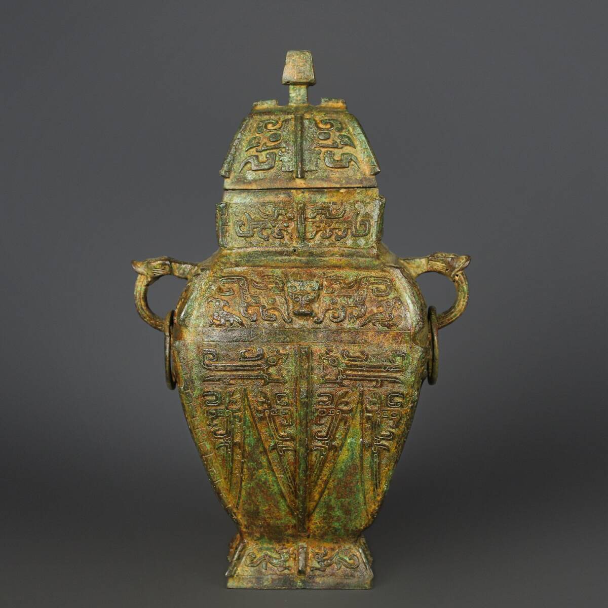 故宮の製品 宋時代 時代物 汝窯 銘刻 鳳調雨順紋 葵口洗 陶磁器