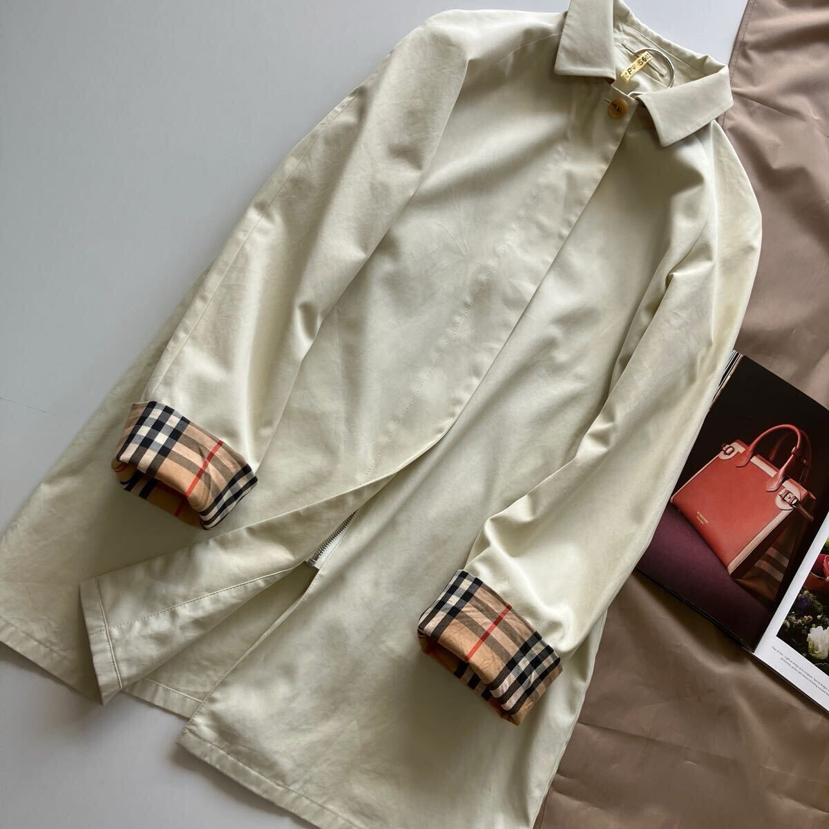 極美品 BURBERRY バーバリーロンドン ノバチェック フード付き 極美品 BURBERRY バーバリーロンドン ノバチェック フード付き