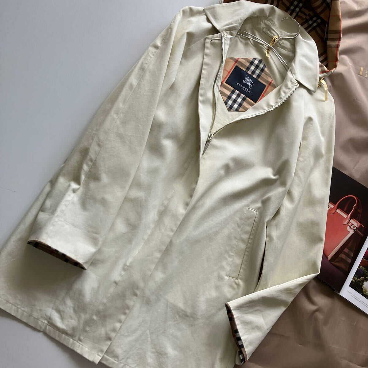 極美品 BURBERRY バーバリーロンドン ノバチェック フード付き 極美品 BURBERRY バーバリーロンドン ノバチェック フード付き