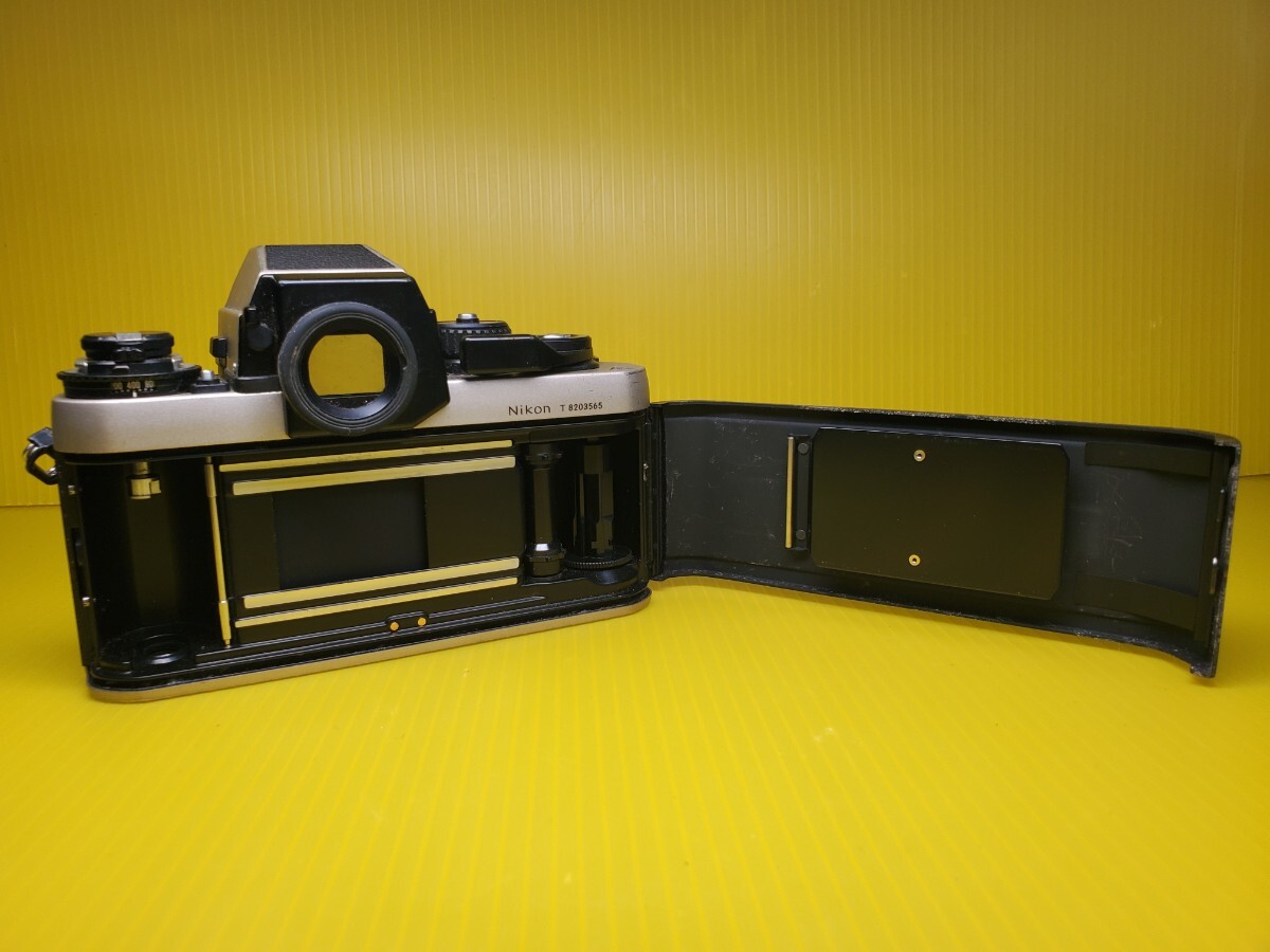 上YA198 Nikon F3/T HP / MD-4 8203565 ニコン 一眼レフカメラ 上YA198 Nikon F3/T HP / MD-4 8203565 ニコン 一眼レフカメラ