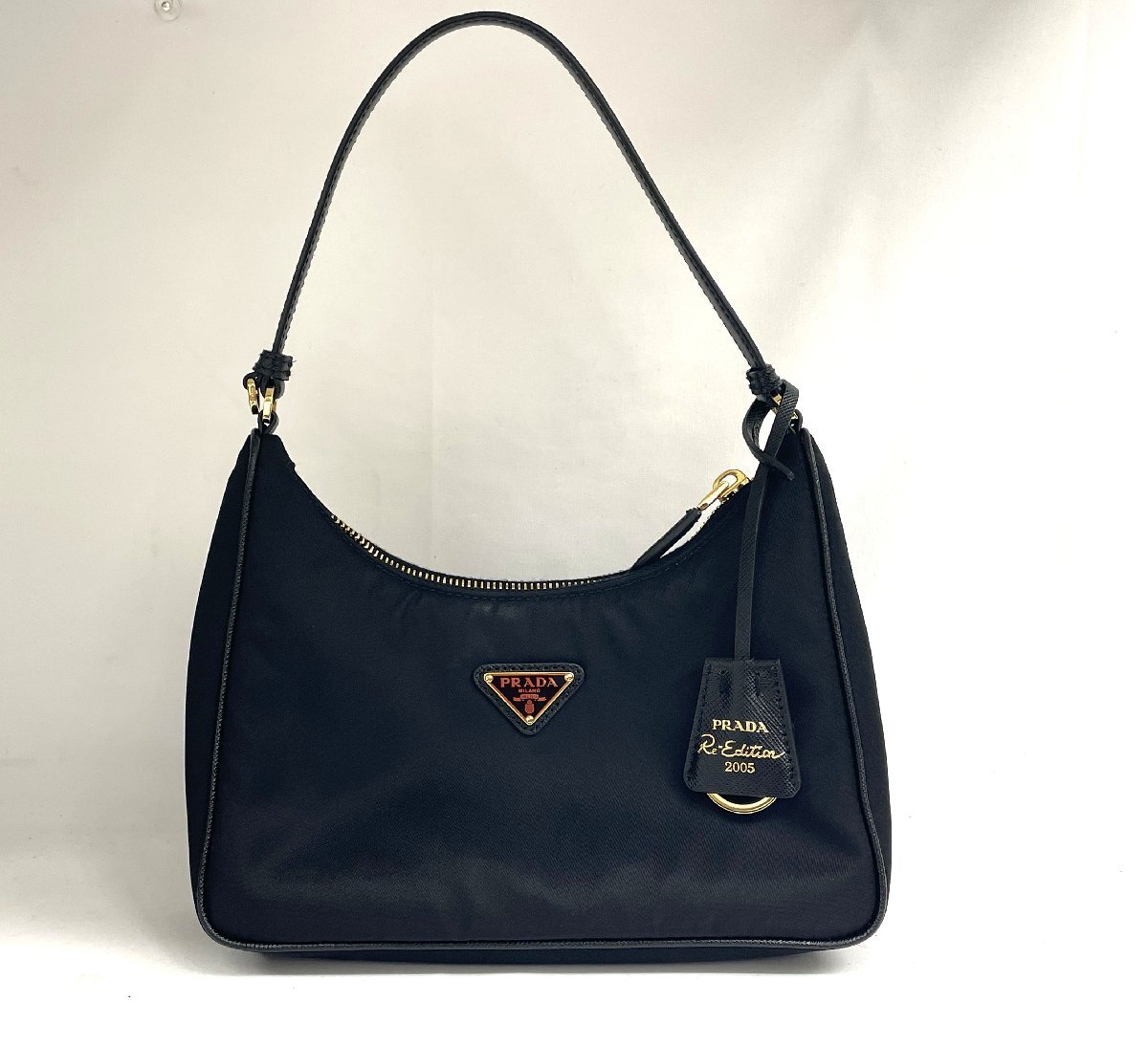 送料無料 極美品 PRADA プラダ テスート ハンドバッグ ブラック 送料無料 極美品 PRADA プラダ テスート ハンドバッグ ブラック