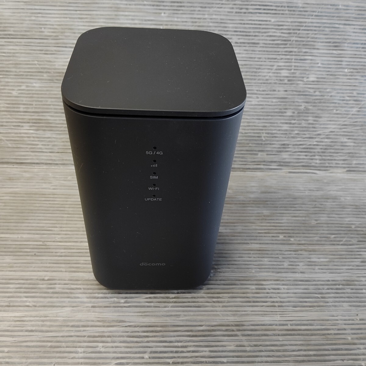 NTT ドコモ docomo home 5G HR01 5G対応 ホームルーター Wi-Fi NTT ドコモ docomo home 5G HR01 5G対応 ホームルーター Wi-Fi
