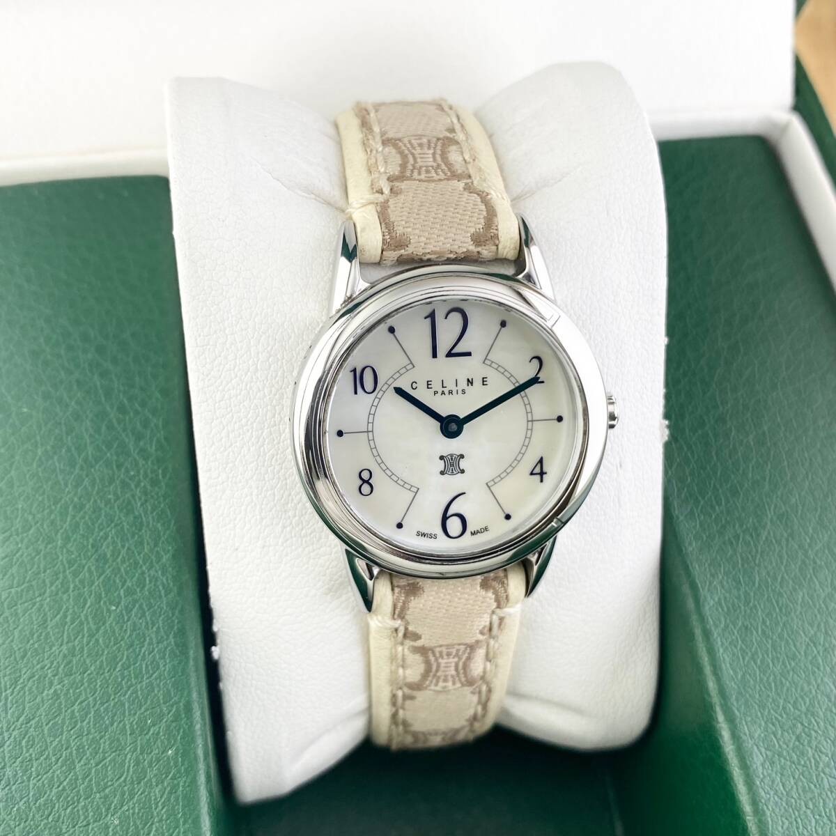 1円〜】CELINE セリーヌ 腕時計 レディース 30M/100FT ホワイト 1円〜】CELINE セリーヌ 腕時計 レディース 30M/100FT ホワイト