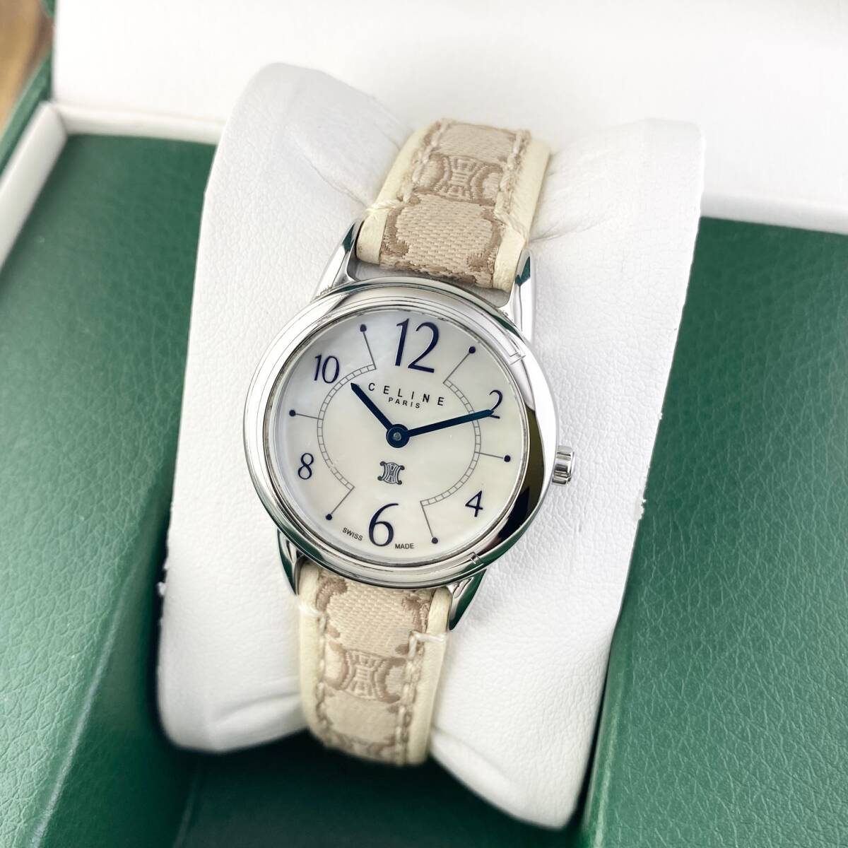 1円〜】CELINE セリーヌ 腕時計 レディース 30M/100FT ホワイト 1円〜】CELINE セリーヌ 腕時計 レディース 30M/100FT ホワイト