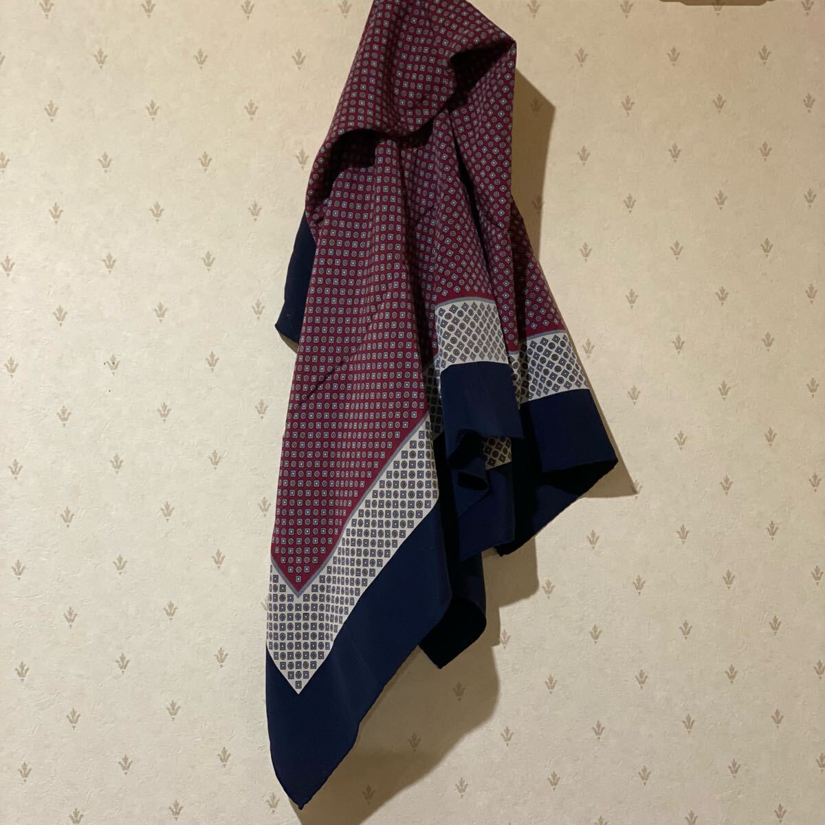 Yves Saint Laurent シルクスカーフ 総柄 サンローラン|Yahoo Yves Saint Laurent シルクスカーフ 総柄 サンローラン|Yahoo