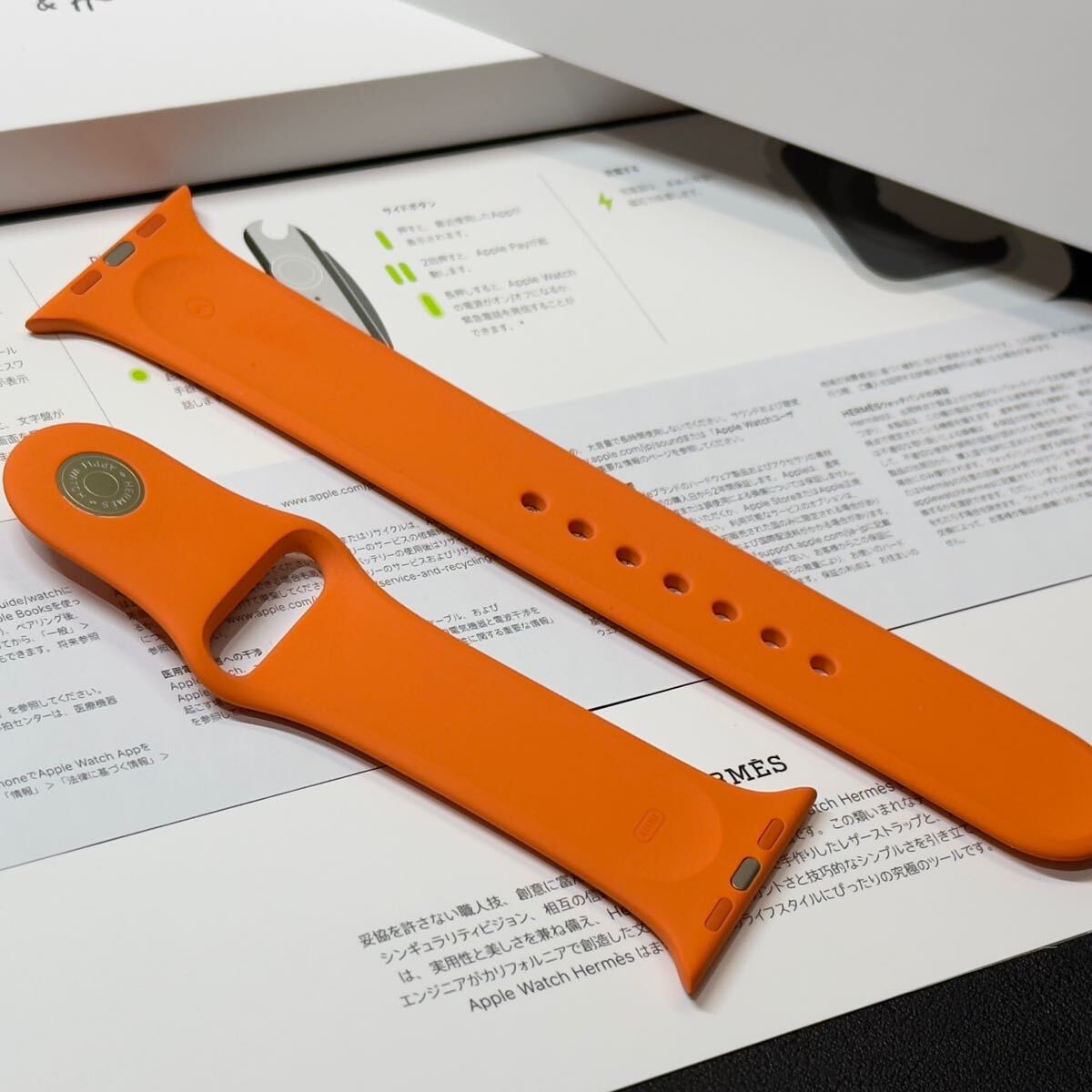 即決 美品 Apple Watch HERMES 限定 オレンジ スポーツバンド 即決 美品 Apple Watch HERMES 限定 オレンジ スポーツバンド
