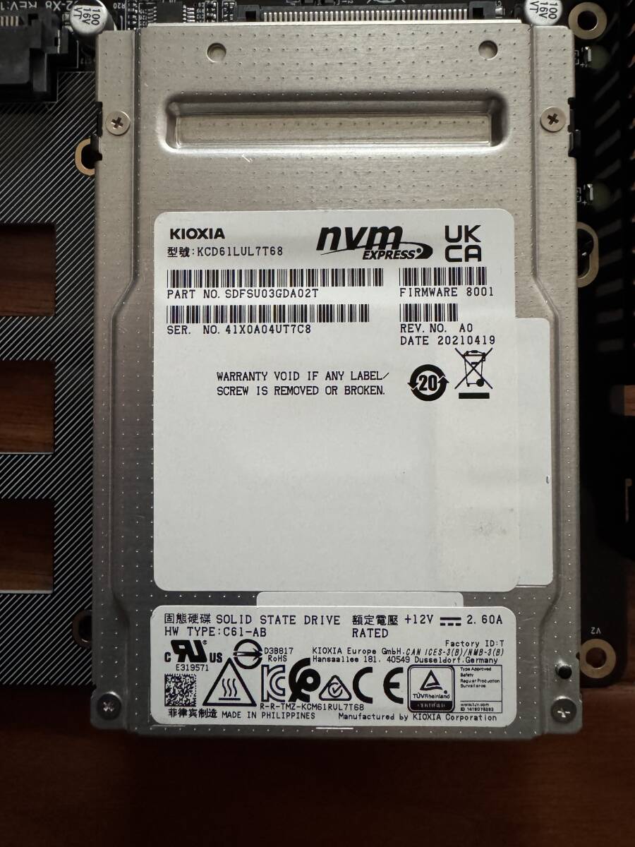 Kioxia KCD6XLUL7T68 SSD CD6 7 68TB NVMe PCIe 4 0 2 5インチ U Kioxia KCD6XLUL7T68 SSD CD6 7 68TB NVMe PCIe 4 0 2 5インチ U