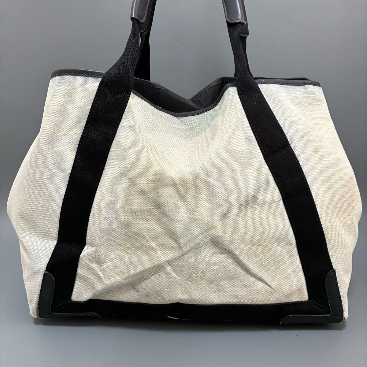 1円 BALENCIAGA バレンシアガ 339933 ネイビーカバスM 1円 BALENCIAGA バレンシアガ 339933 ネイビーカバスM
