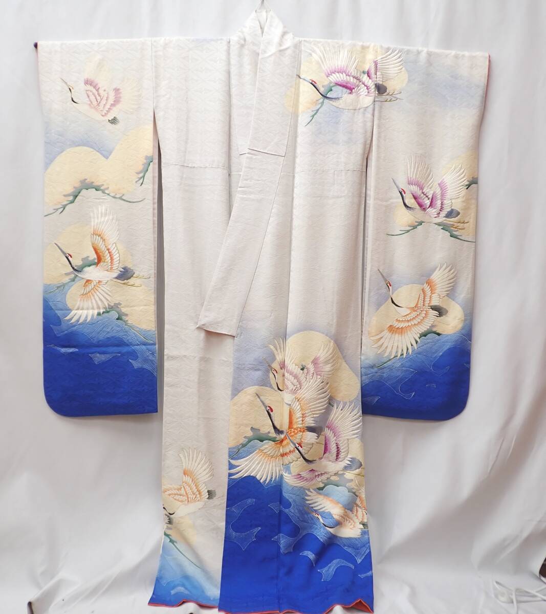 時代物 アンティーク 正絹 振袖 鶴文 蘇州刺繍 金糸 銀糸 身丈 時代物 アンティーク 正絹 振袖 鶴文 蘇州刺繍 金糸 銀糸 身丈
