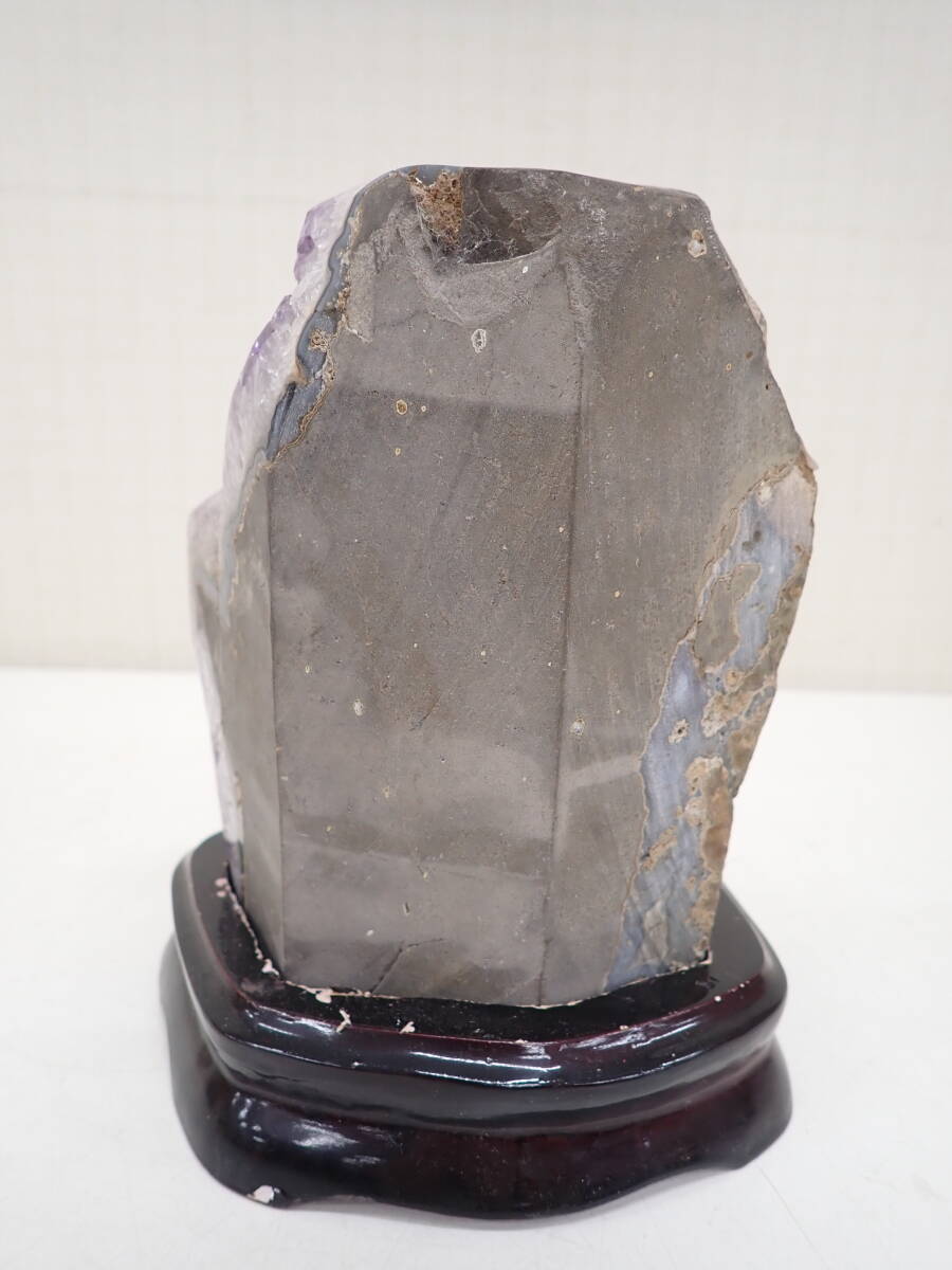 天然アメジスト 紫水晶 原石 重さ2177g 唐木台 天然石 置物 天然アメジスト 紫水晶 原石 重さ2177g 唐木台 天然石 置物