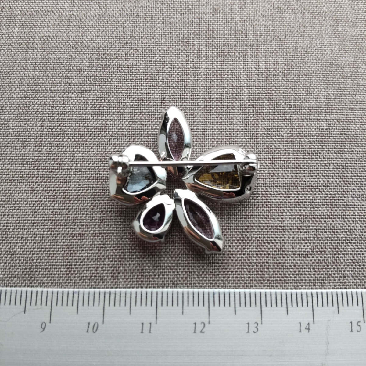 swarovski スワロフスキー 社製 ブローチ 花 フラワー モチーフ swarovski スワロフスキー 社製 ブローチ 花 フラワー モチーフ