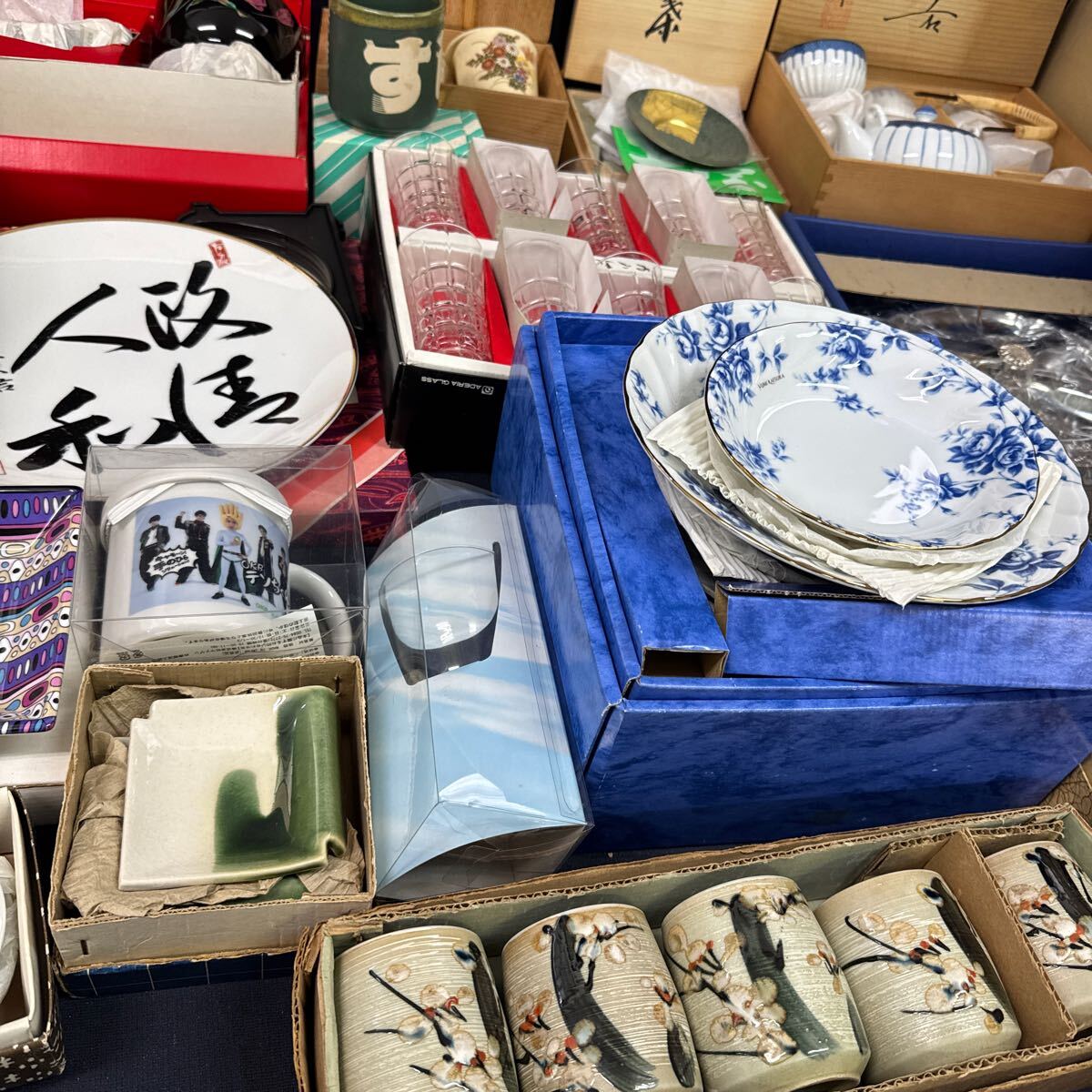 ◇食器 大量まとめ売り 茶器 急須 湯呑 グラス 盛皿 小皿 七宝 ◇食器 大量まとめ売り 茶器 急須 湯呑 グラス 盛皿 小皿 七宝