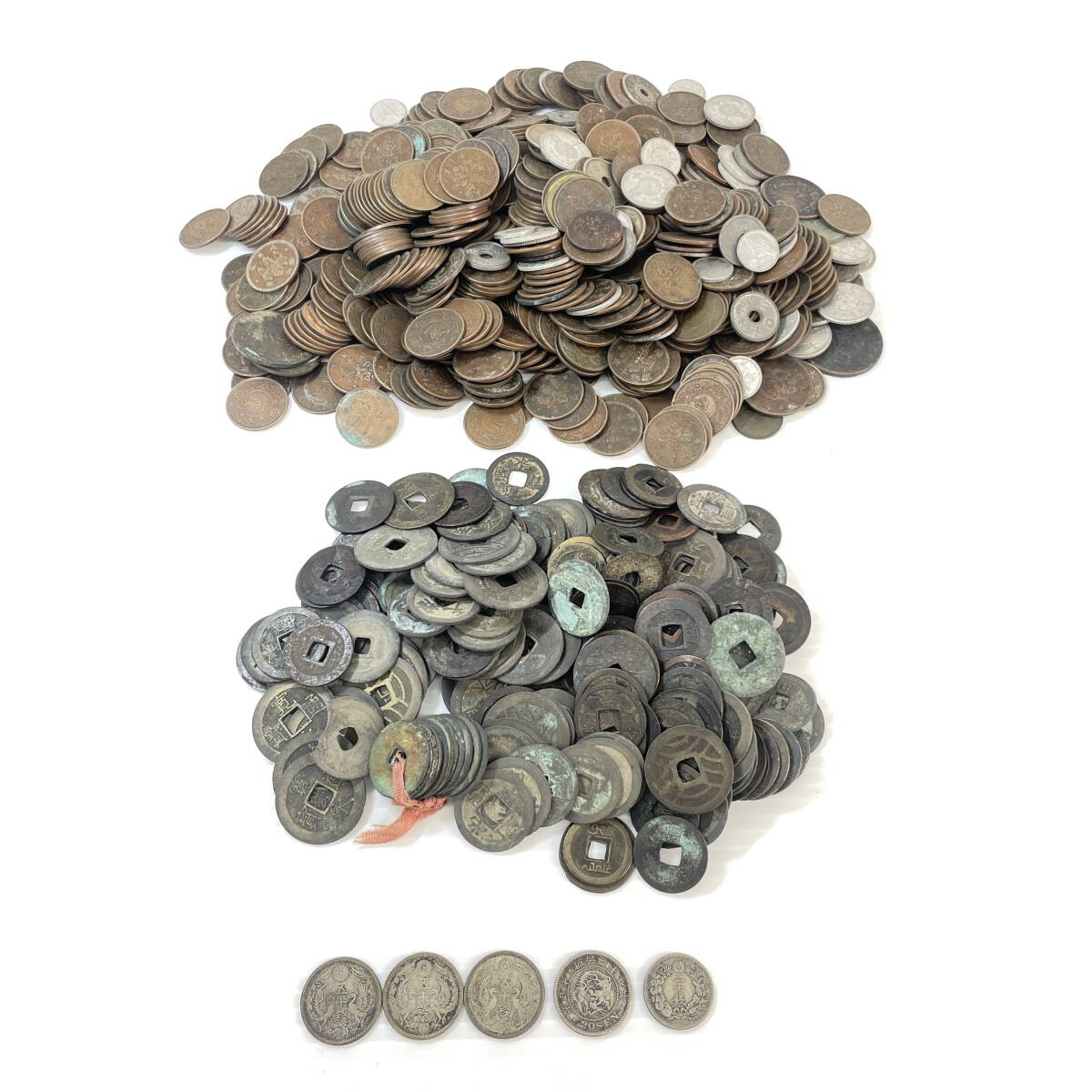 2503M3318 古銭 旧硬貨 計2.1kg 銀貨 鳳凰50銭銀貨他 寛永通宝等 2503M3318 古銭 旧硬貨 計2.1kg 銀貨 鳳凰50銭銀貨他 寛永通宝等