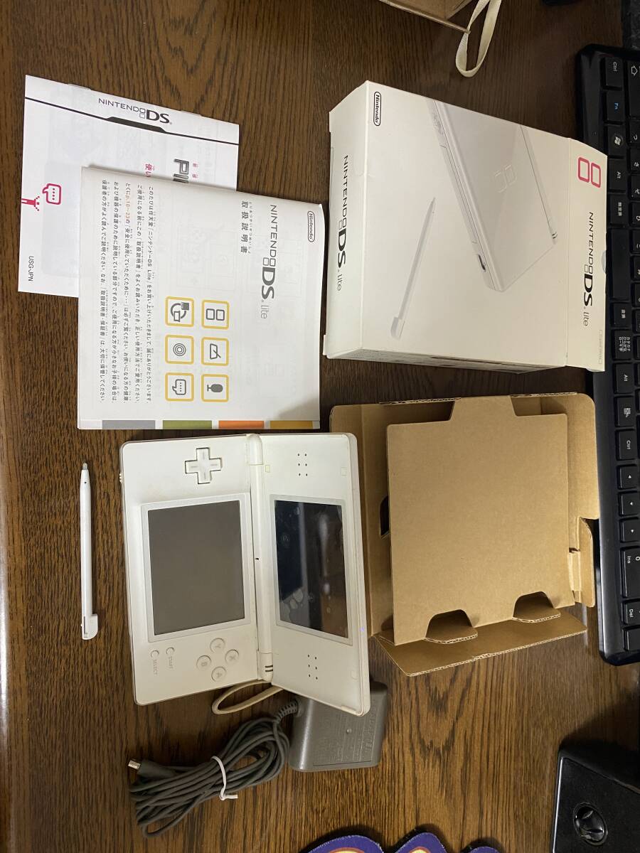 ニンテンドーDS Lite クリスタルホワイト 動作品 本体 ニンテンドーDS Lite クリスタルホワイト 動作品 本体