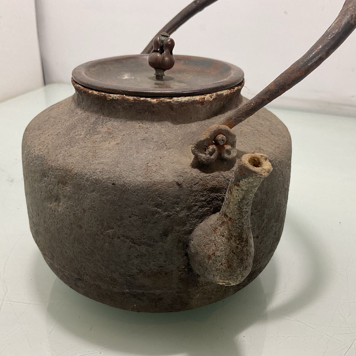 龍文堂造 他 時代物 鉄瓶 浮き彫り 煎茶道具 茶道具 茶注 湯沸 龍文堂造 他 時代物 鉄瓶 浮き彫り 煎茶道具 茶道具 茶注 湯沸