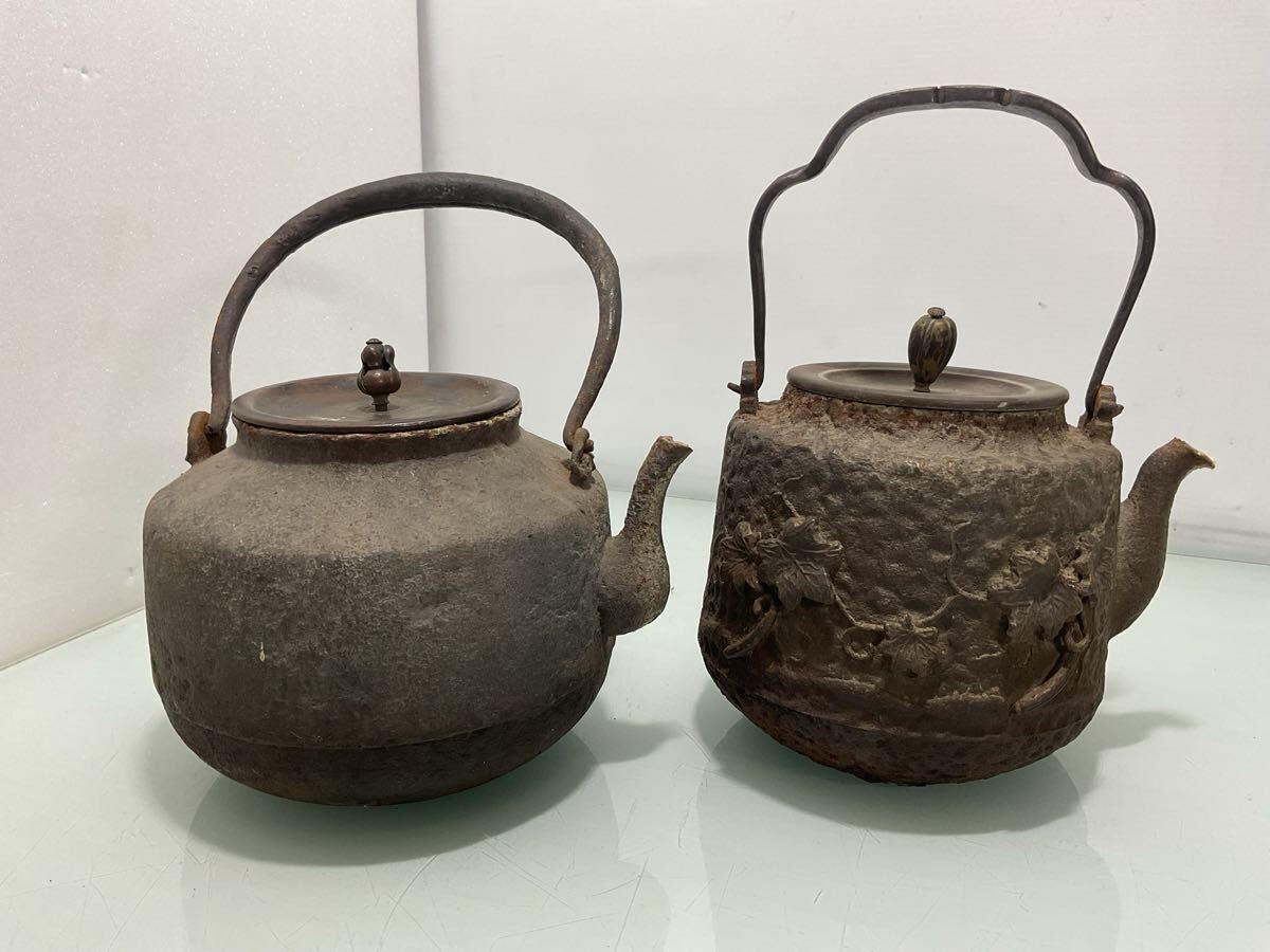 龍文堂造 他 時代物 鉄瓶 浮き彫り 煎茶道具 茶道具 茶注 湯沸 龍文堂造 他 時代物 鉄瓶 浮き彫り 煎茶道具 茶道具 茶注 湯沸
