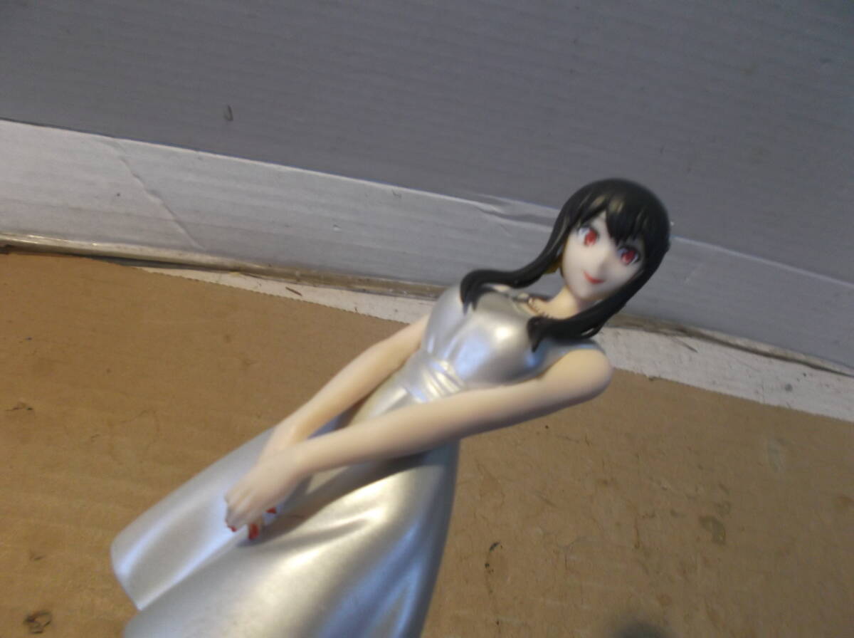 SPY×FAMILY ヨル・フォージャー フィギュア本体のみ 人形 アニメ キャラクタードール スパイファミリー 玩具 送料着払い_画像2