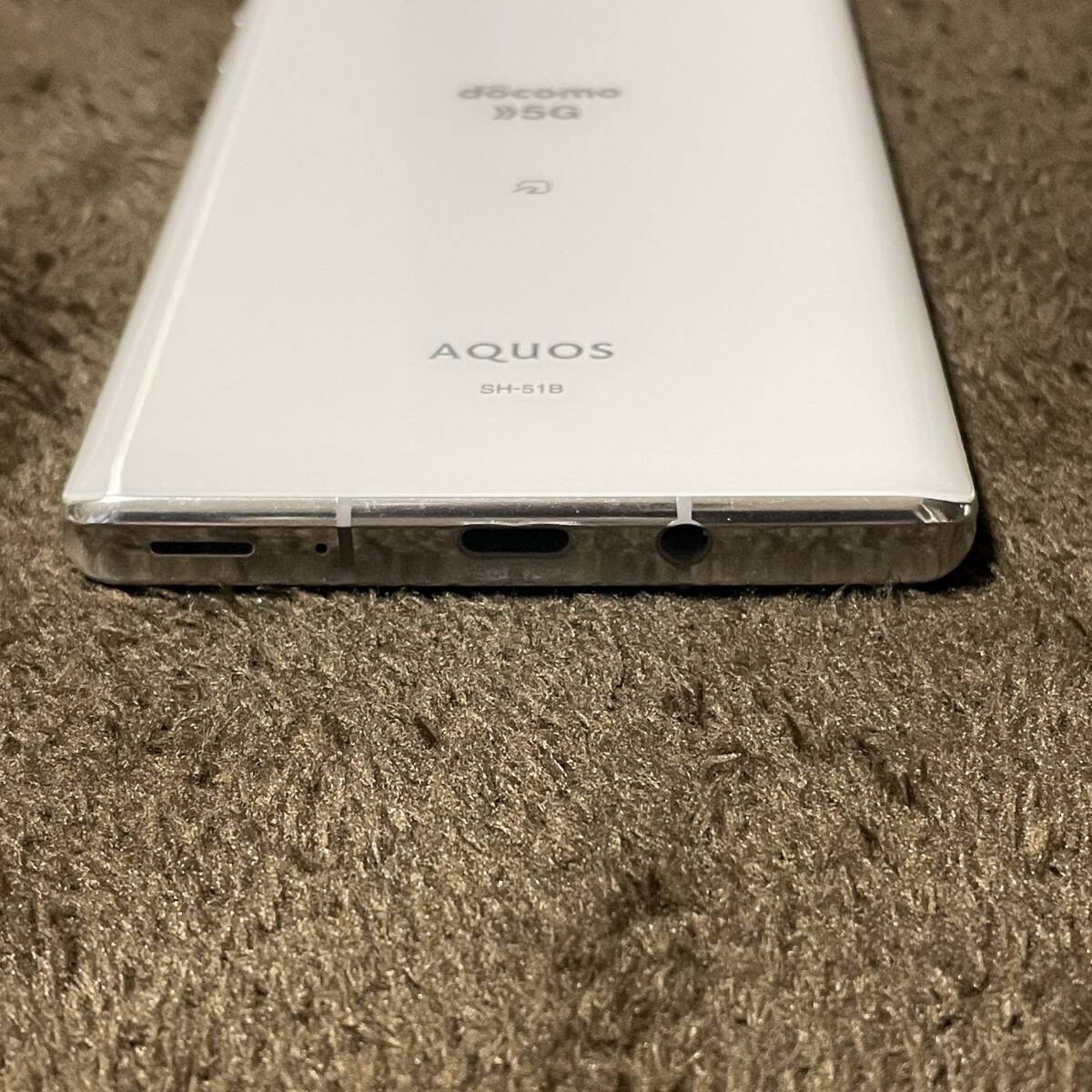 送料無料 AQUOS R6 128GB ホワイト SH-51B 本体のみ 送料無料 AQUOS R6 128GB ホワイト SH-51B 本体のみ