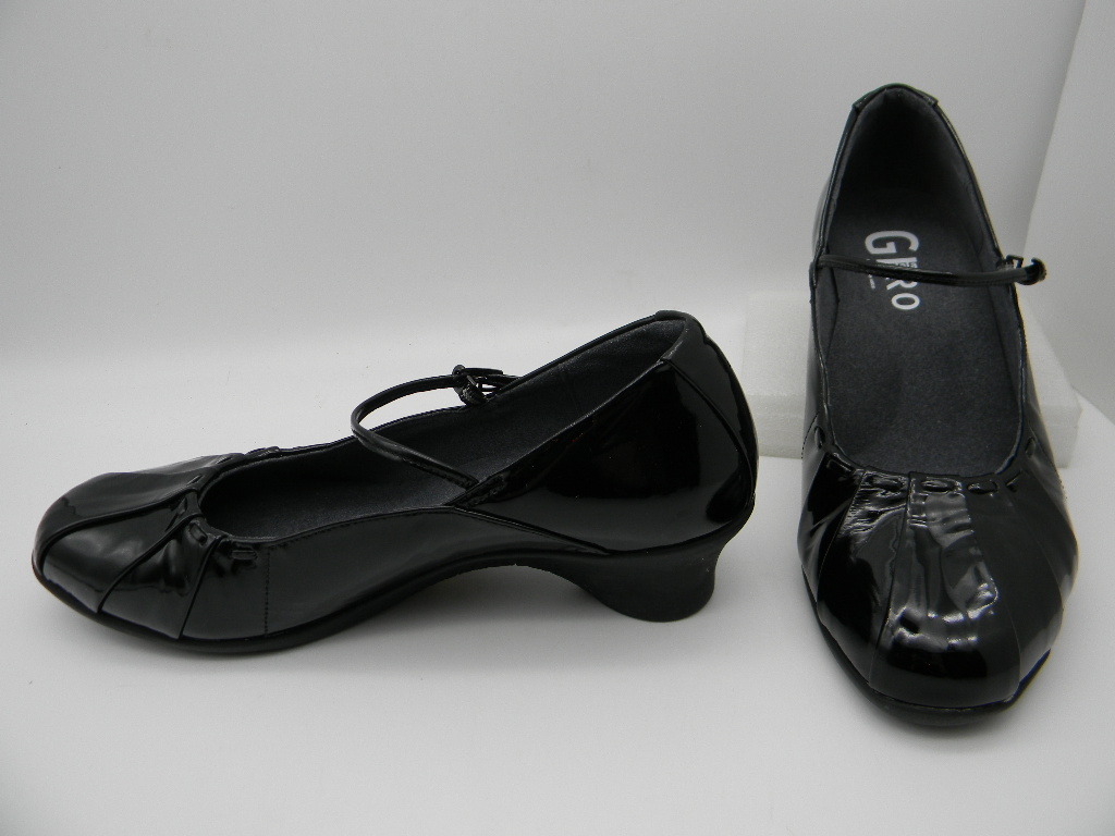 GIRO pedala by asics 】 パンプス(23.5~24cm位)黒 GIRO pedala by asics 】 パンプス(23.5~24cm位)黒