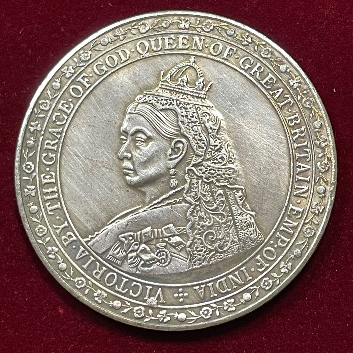 外国古銭 イギリス ヴィクトリア女王 1887年「MDCCCLXXXVII」銘 外国古銭 イギリス ヴィクトリア女王 1887年「MDCCCLXXXVII」銘