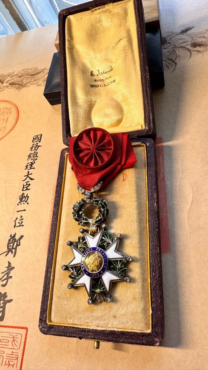 第三共和政 フランス名誉軍団勲章 将校級 18K金芯/フルダイヤ 第三共和政 フランス名誉軍団勲章 将校級 18K金芯/フルダイヤ
