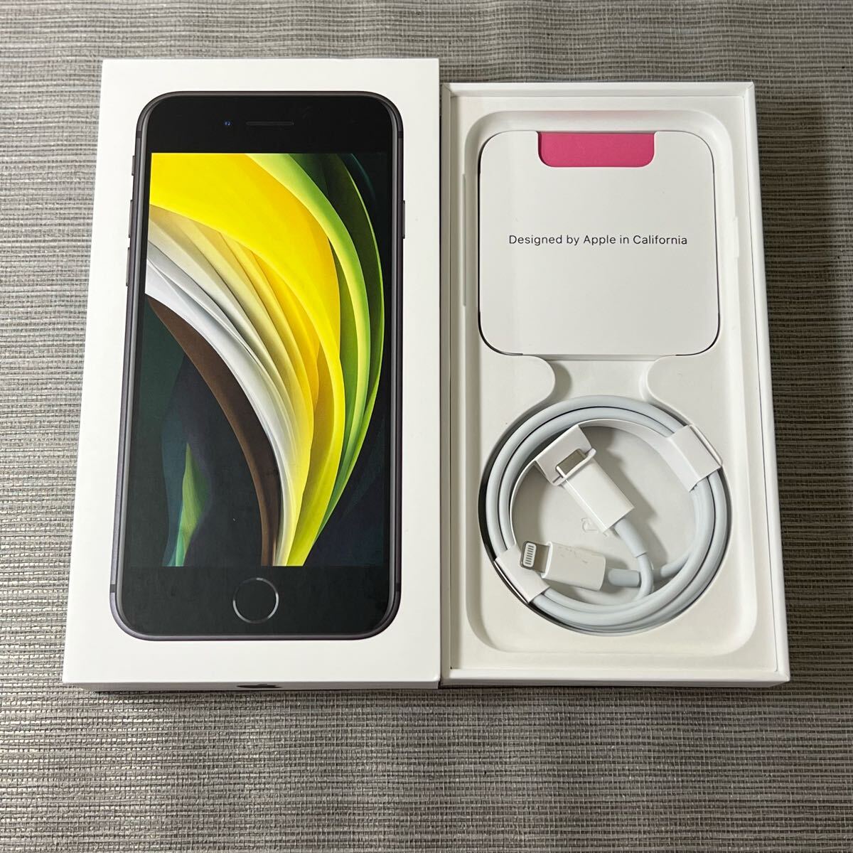 美品】iPhone SE 2 ブラック 64GB SIMフリー 最大容量82 美品】iPhone SE 2 ブラック 64GB SIMフリー 最大容量82