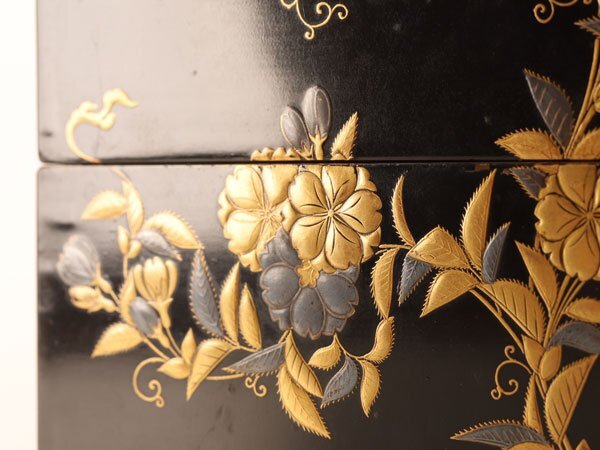 流】木製漆器 時代 花唐草蒔 四段重箱 箱付 TZ040(重箱)|売買 流】木製漆器 時代 花唐草蒔 四段重箱 箱付 TZ040(重箱)|売買