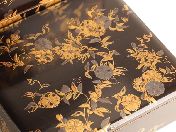 流】木製漆器 時代 花唐草蒔 四段重箱 箱付 TZ040(重箱)|売買 流】木製漆器 時代 花唐草蒔 四段重箱 箱付 TZ040(重箱)|売買