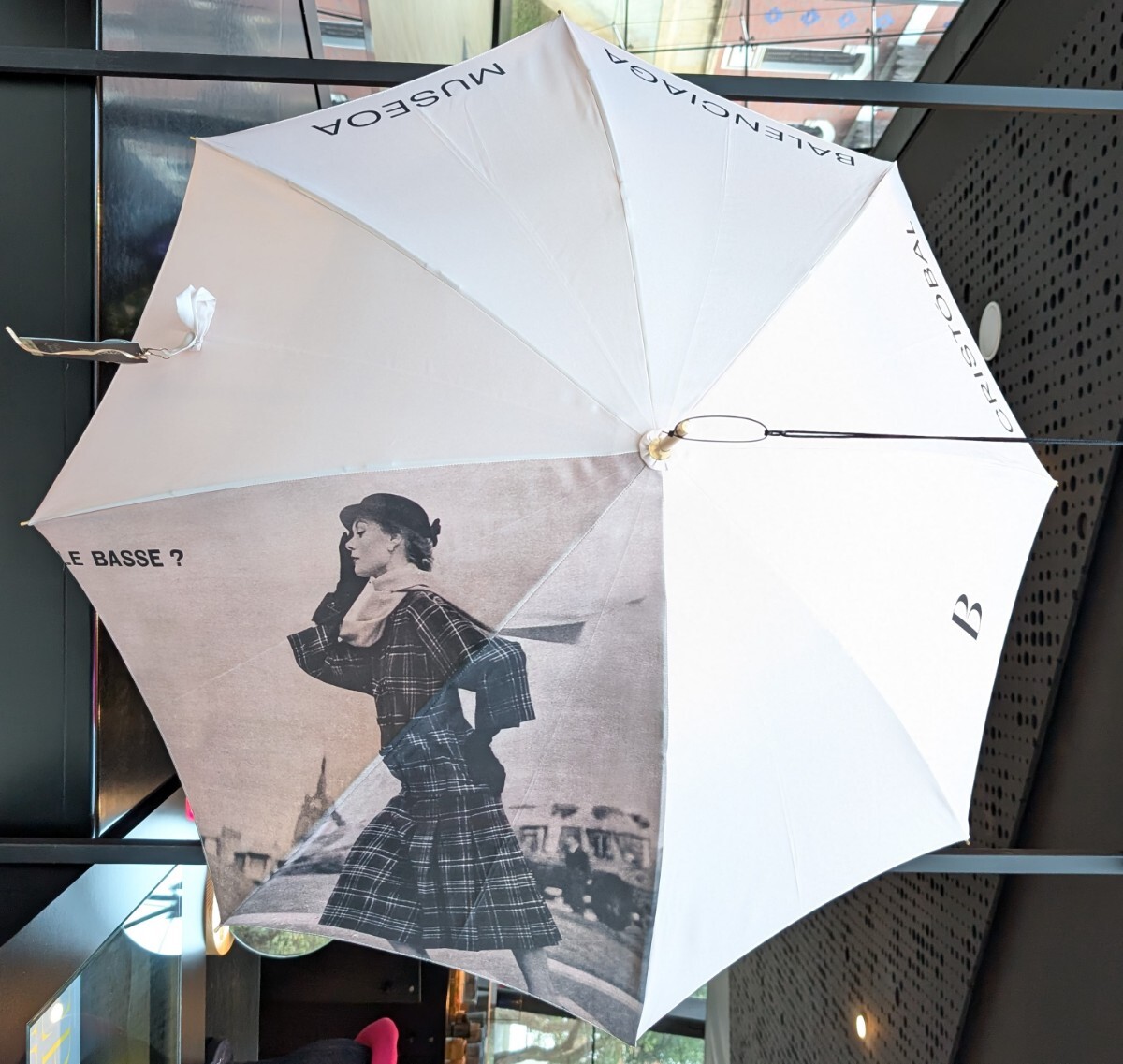 限定 新品 BALENCIAGA MUSEUM バレンシアガ美術館 傘 アンブレラ 限定 新品 BALENCIAGA MUSEUM バレンシアガ美術館 傘 アンブレラ